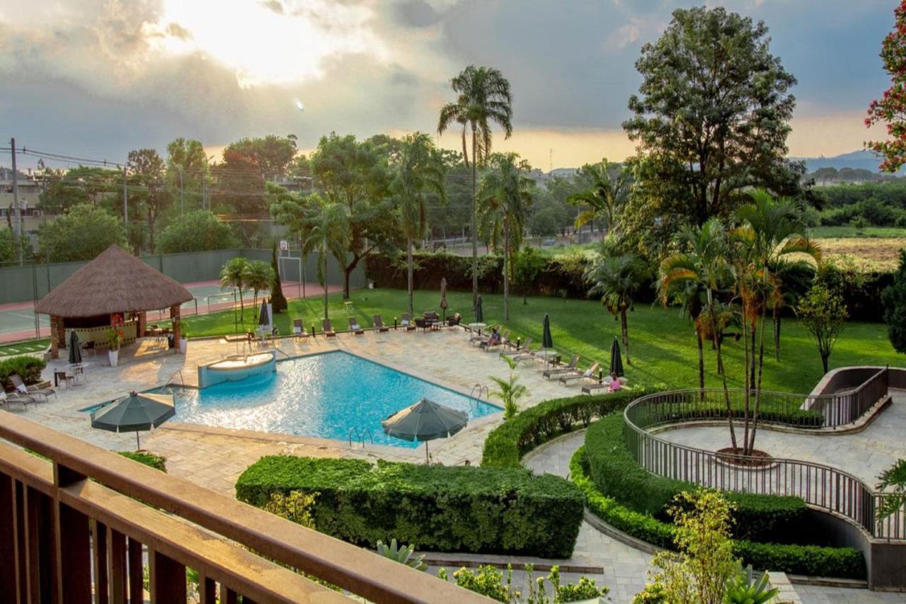 Marriott Sao Paulo Airport Hotel Guarulhos Zewnętrze zdjęcie The swimming pool at the Royal Selangor Golf & Country Club