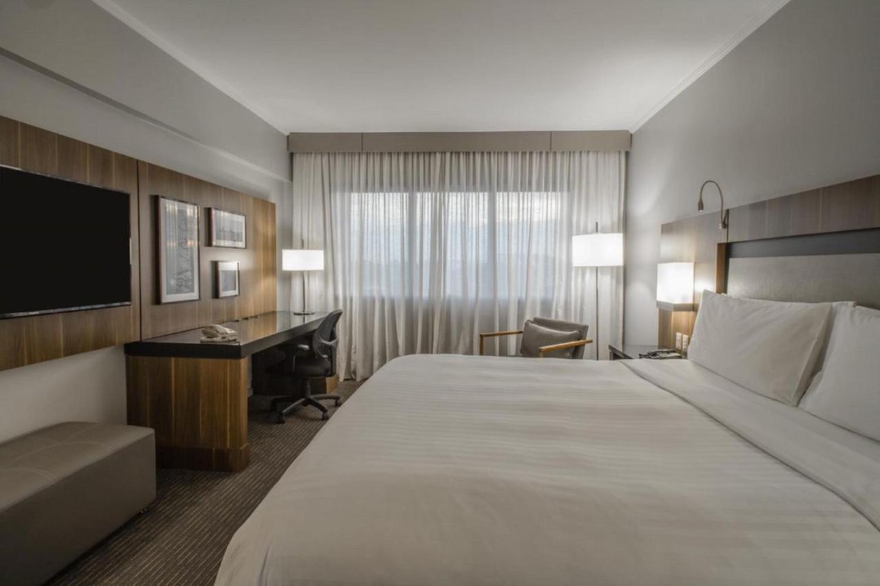 Marriott Sao Paulo Airport Hotel Guarulhos Zewnętrze zdjęcie A typical guest room at the Hilton Garden Inn