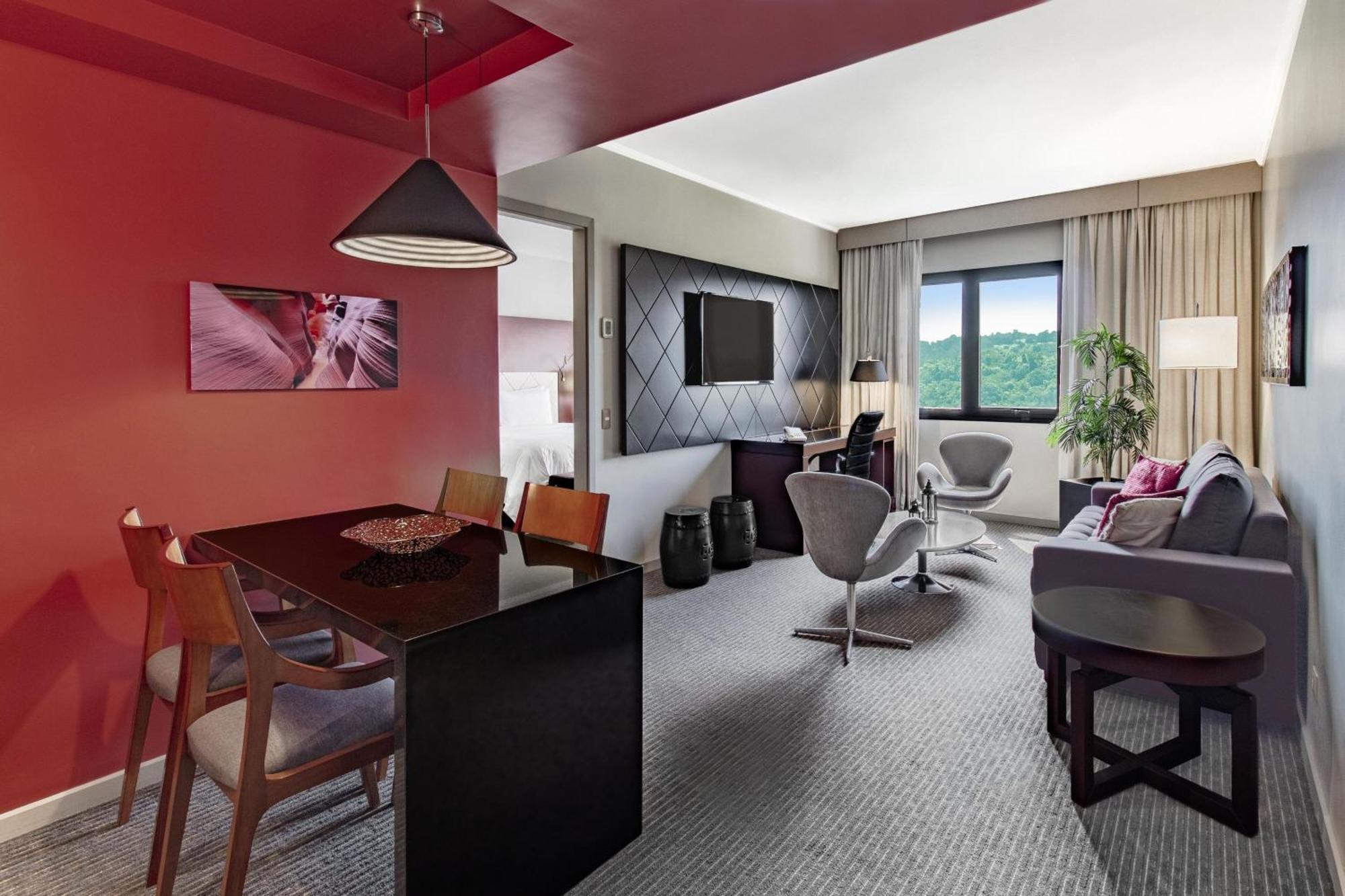 Marriott Sao Paulo Airport Hotel Guarulhos Zewnętrze zdjęcie A suite at the MGM Grand