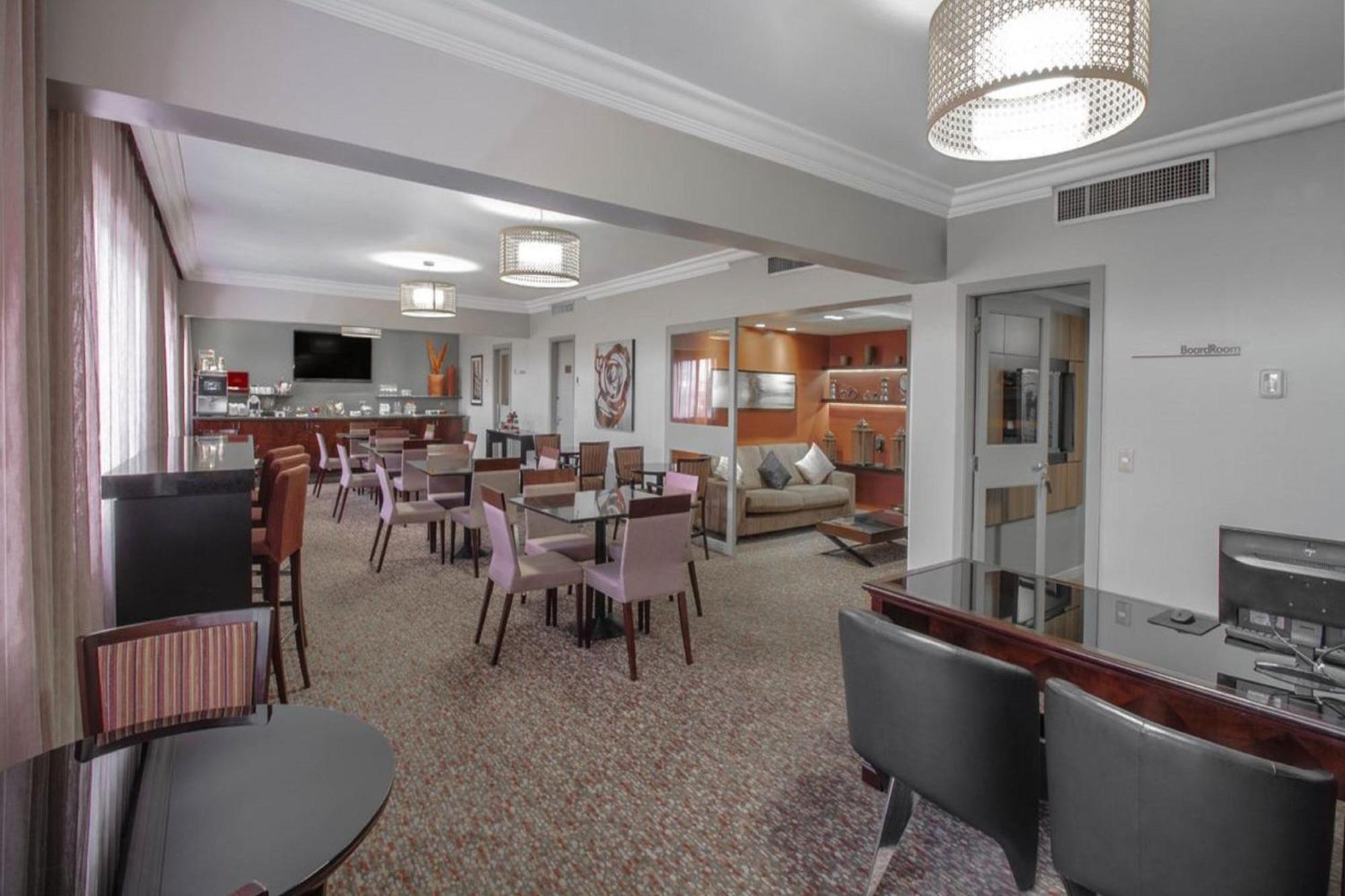 Marriott Sao Paulo Airport Hotel Guarulhos Zewnętrze zdjęcie The lounge at the airport